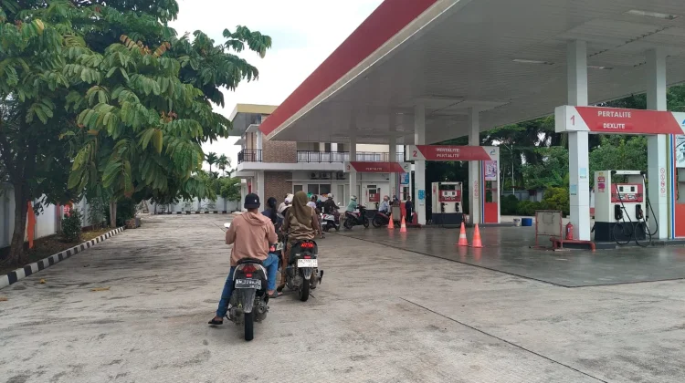 Antrean di SPBU Normal, Stok BBM di Meranti Aman