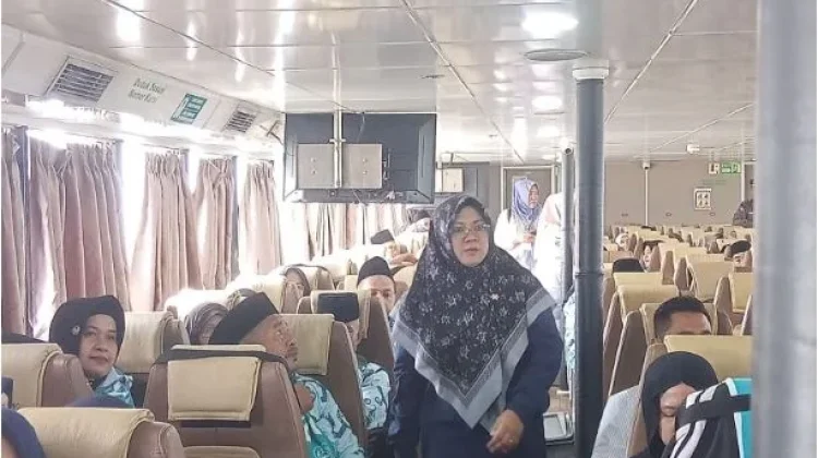 Sebanyak 257 Calon Jemaah Haji Siak Bertolak menuju Batam