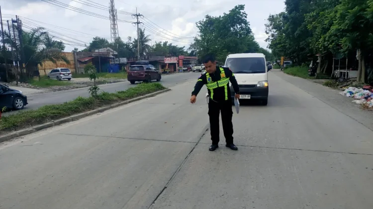 Pengendara Motor Tewas Tabrakan dengan Truk di Soekarno Hatta Pekanbaru