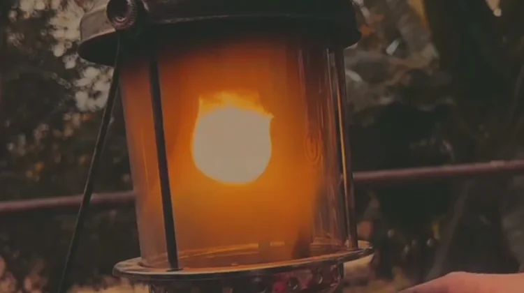 Pijar Kenangan Lampu Petromak