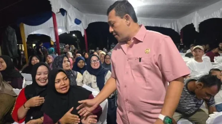 Anggota DPRD Riau Sumardany Sosialisasikan Ranperda di Kelurahan Air Putih