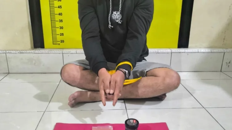 Polisi Grebek Rumah Pengedar Sabu di Rohil