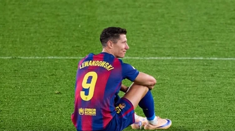 Robert Lewandowski Resmi Berpisah dengan Barcelona