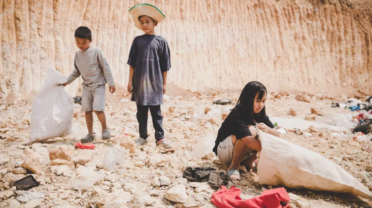 Gotong Royong Kian Jarang Terlihat