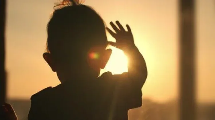 Penyebab Anak Epilepsi Bisa Sensitif terhadap Cahaya