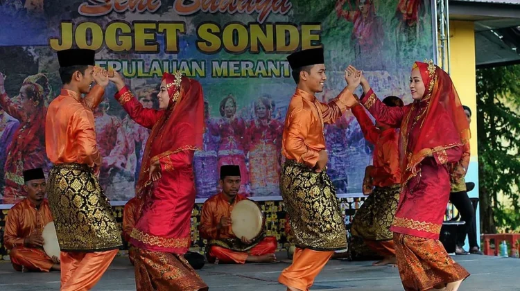 Joget Sonde Warisan Budaya Suku Akit dari Kepulauan Meranti yang Terus Dijaga