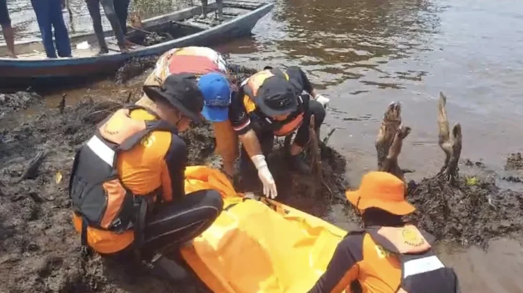 Tim SAR Temukan Korban Jatuh dari Pompong di Selat Rupat