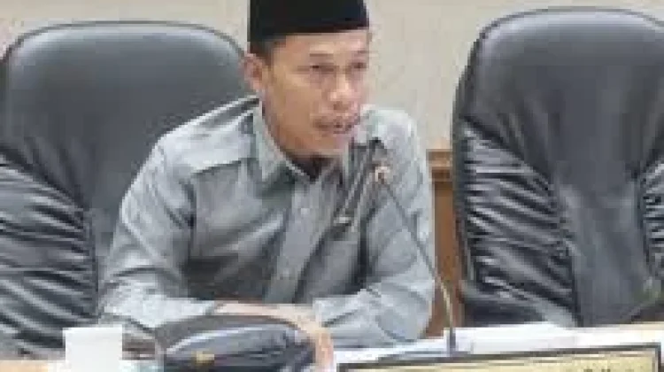DPRD Riau Usulkan Dana WFH Dialihkan untuk Beasiswa Mahasiswa