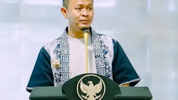 Wali Kota Pekanbaru Beri Kewenangan ke Camat untuk Permudah Birokrasi