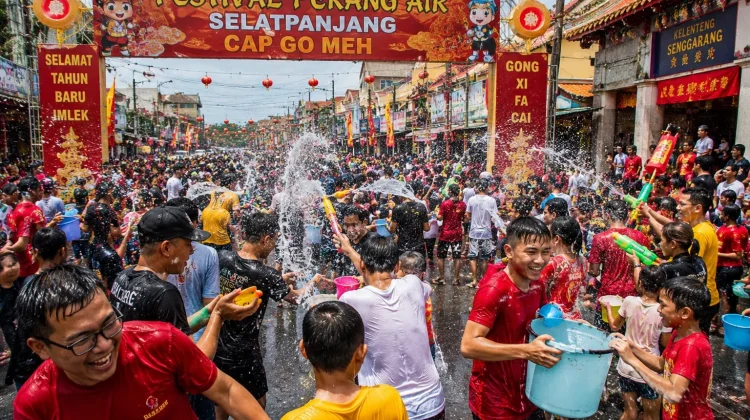 Festival Perang Air Selatpanjang Simbol Persaudaraan dalam Tradisi Cap Go Meh