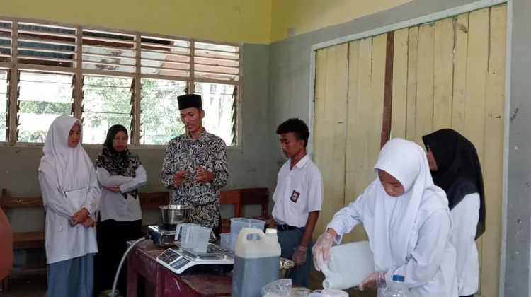 Minyak Jelantah Jadi Biodiesel, Inovasi Siswa MAN 5 Kampar Wujud Peduli Lingkungan