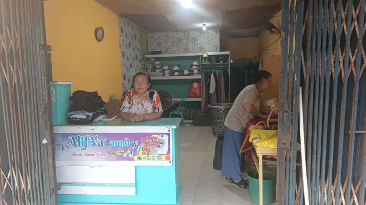 Pemadaman Listrik Ganggu Usaha Laundry