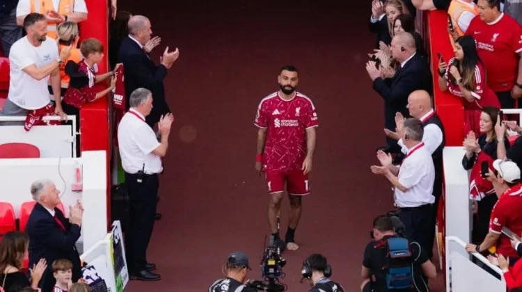 Anfield Bergemuruh Sambut Perpisahan Emosional Mohamed Salah Dari Liverpool