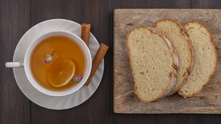 Sarapan Sehat: Teh Lemon dan Roti Gandum