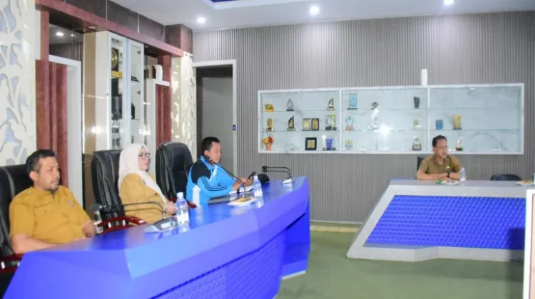 Wabup Kampar Ikuti Serah Terima Sapi Kurban Presiden