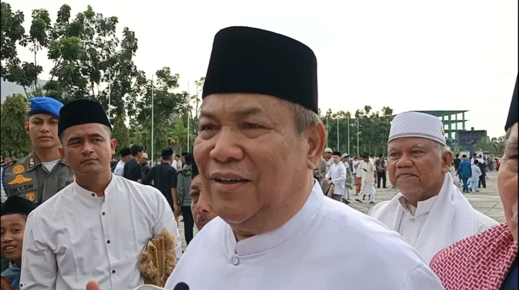 Plt Gubernur Riau Salat Iduladha Bersama Ribuan Warga