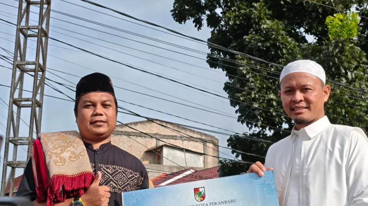Wali Kota Pekanbaru Berikan 2 Tiket Umrah Gratis