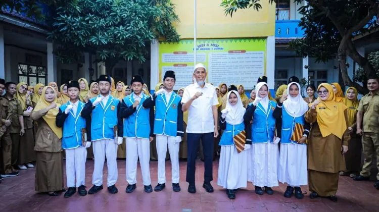 Wali Kota Dumai Pimpin Upacara di SMPN 1 Dumai