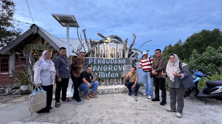 Mahasiswa S3 Ilmu Lingkungan Universitas Riau Dorong Konservasi Mangrove