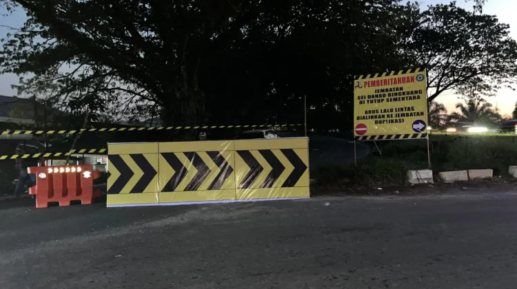 Tumpuan Rusak, Jembatan Danau Bingkuang Ditutup sementara