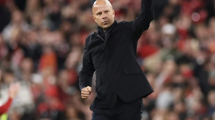 Liverpool Resmi Berpisah dengan Arne Slot, Iraola Masuk Bursa Pengganti