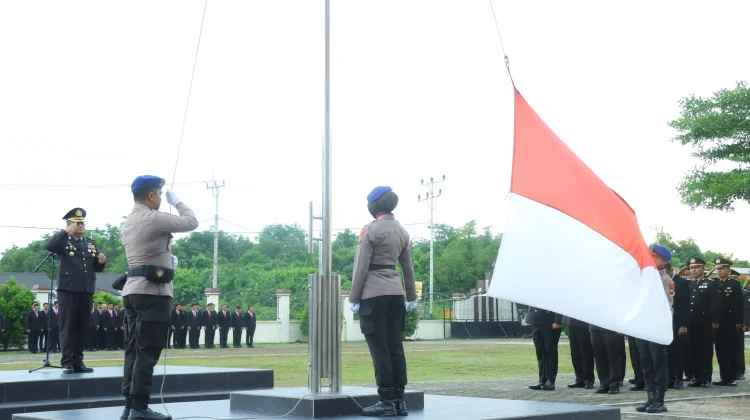 Peringati Hari Lahir Pancasila 2026, Sejumlah Personil Dihadiahi Bibit Pohon