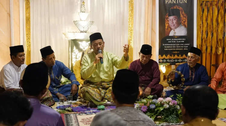 Kayat Pantun, Warisan Lisan Melayu yang Tetap Bertahan di tengah Modernisasi