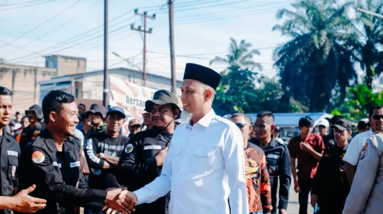 Wali Kota Paisal Turun Langsung Temui Massa