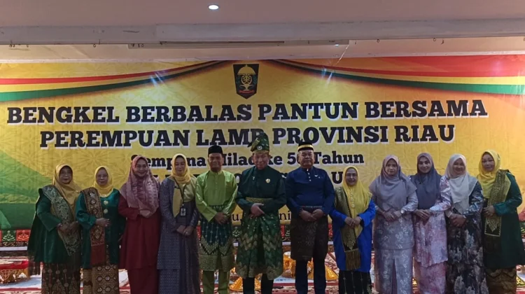 Perempuan LAM Riau Gelar Bengkel Berbalas Pantun