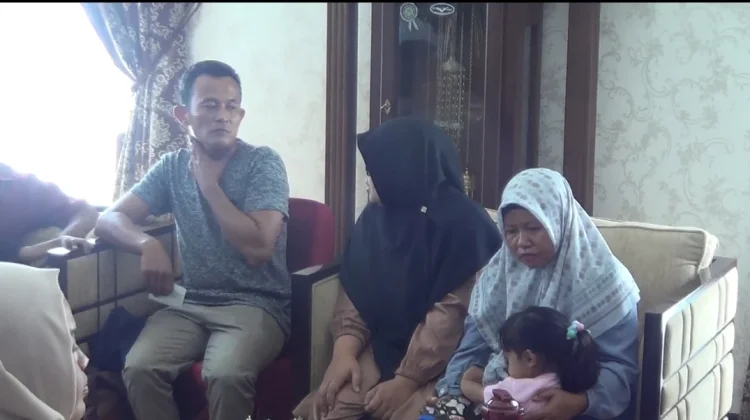 Pemprov Riau dan Baznas Berangkatkan 9 Pasien Berobat ke Jakarta
