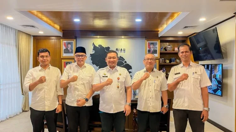 Pemko Dumai Minta Dukungan Pemprov untuk Penanganan Banjir di Bantaran Sungai