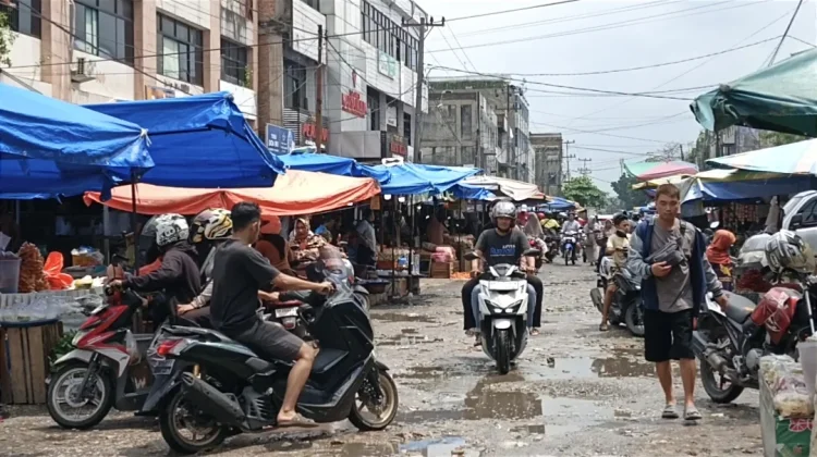 Dikeluhkan Masyarakat, Pemko Pekanbaru Segera Perbaiki Jalan Pasar Kodim