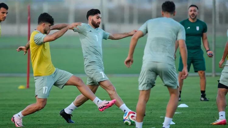 Striker Irak Aymen Hussein Ditahan di Bandara, Iran Kritik Kebijakan Visa AS