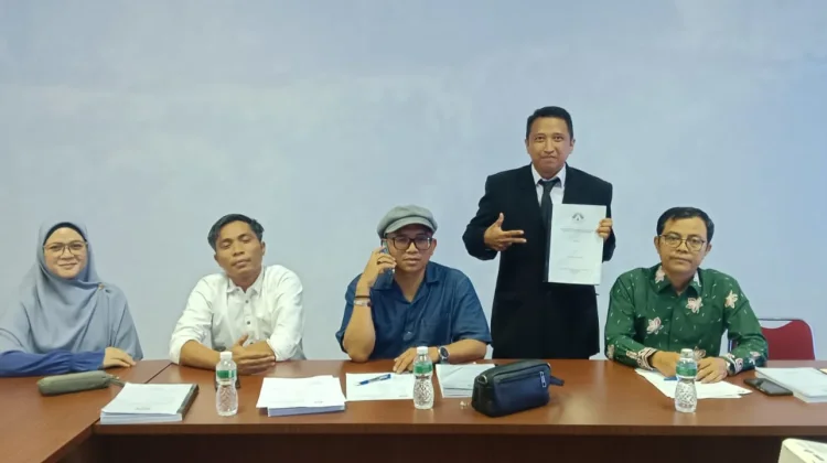 Lulus Ujian Tesis, Wakil Sekretaris IJTI Riau Sandang Gelar Megister Komunikasi