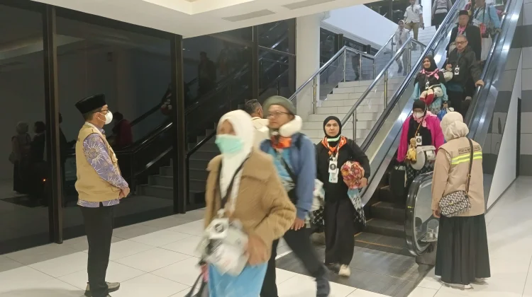 Defizon Sambut Hangat Jemaah Haji Kloter BTH-09