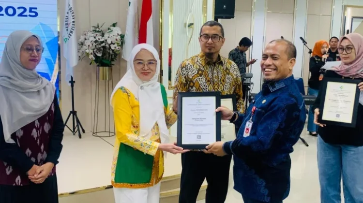 Kampar Raih Penghargaan Nasional Cakupan Imunisasi Tertinggi