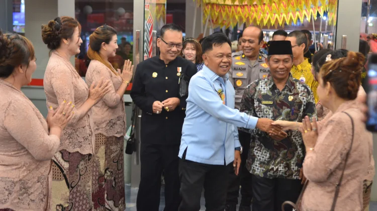 Bupati Asmar Ajak Ummat Budha Perkuat Perdamaian dan Kerukunan Beragama