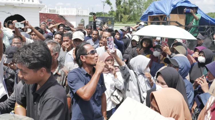 Massa Aksi Datangi Kantor Bupati, Bistamam Langsung Buka Ruang Dialog