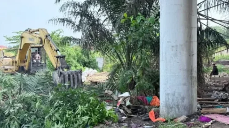 Pemko Pekanbaru Tertibkan Aset di Bawah Jembatan Siak I
