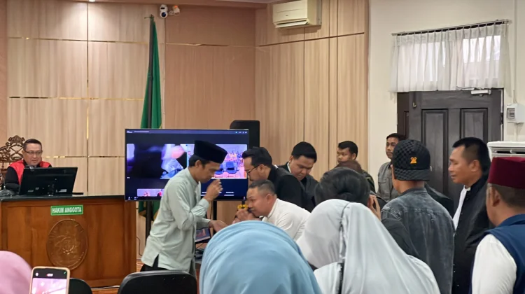 Bersaksi di Persidangan, UAS Ungkap Awal Kenal dan Dukung Abdul Wahid di Pilgub Riau