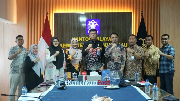 Kemenkum Riau dan FH UNRI Perkuat Sinergi Kukerta Berdampak melalui Posbankum