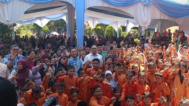 Andre Rosiade Tinjau MBG, Penerima Manfaat Minta MBG Tidak Dihentikan