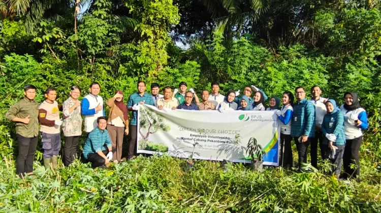 BPJS Ketenagakerjaan Pekanbaru Panam Tanamkan Kepedulian Lingkungan