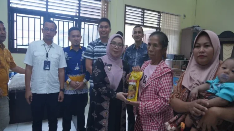 Wabup Kampar Tinjau Penyaluran Bantuan Pangan