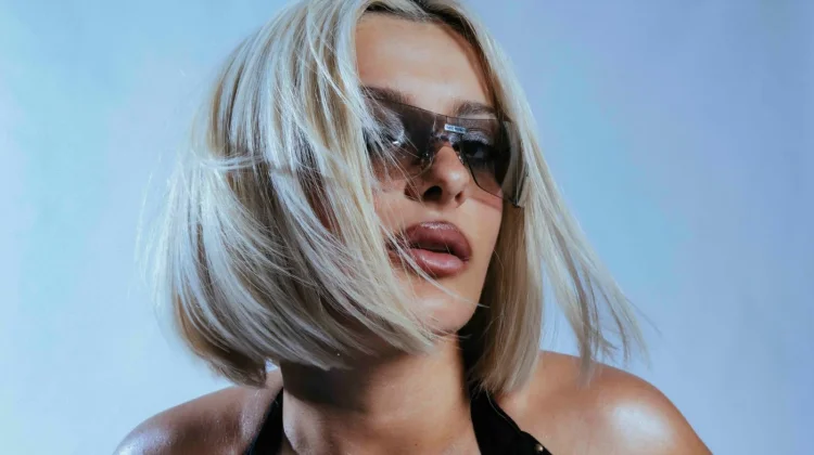 Bebe Rexha Rilis "New Religion", Single Utama Album Dirty Blonde