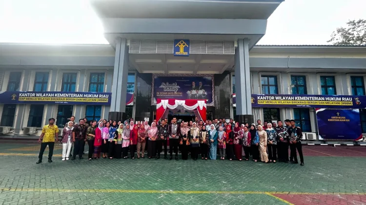 Upacara Peringatan Hari Keluarga Nasional ke-33 di Kemenkum Riau