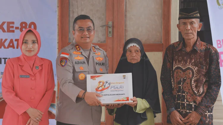 Bedah Rumah Ibu Raskem, Kado Istimewa Hari Bhayangkara Polres Meranti