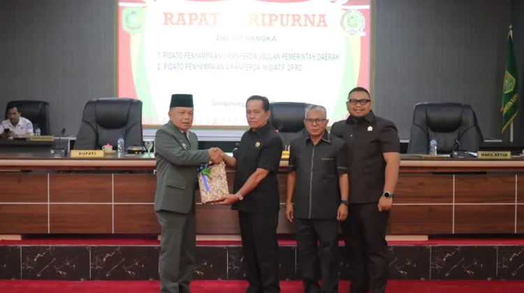 Bupati Asmar Sampaikan Tiga Ranperda Strategis