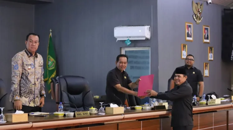 Dapat Dukungan Fraksi, Tiga Ranperda Pemkab Meranti Melaju ke Tahap Pembahasan