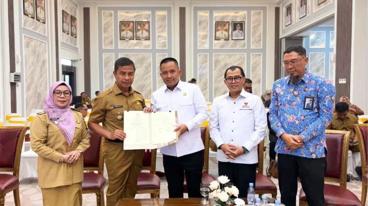 Bupati Kampar Teken MoU dengan Ombudsman RI, Tingkatkan Kualitas Pelayanan Publik
